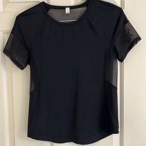 Lululemon tee